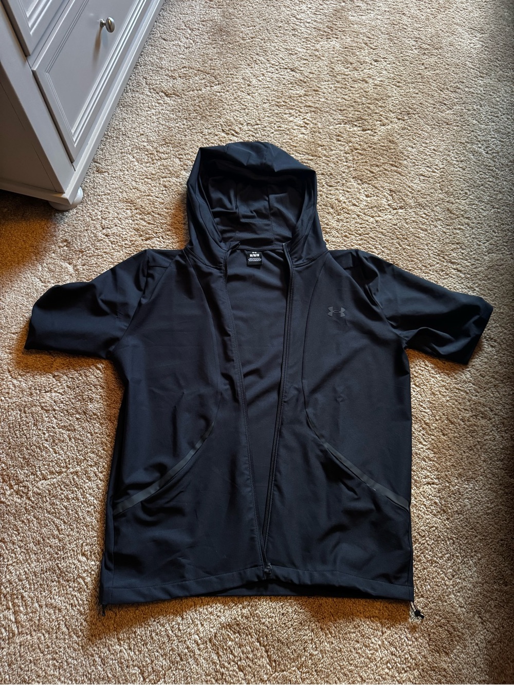 Brand New Under Armour Men’s Black Short-Sleeve Hooded Zip Jacket